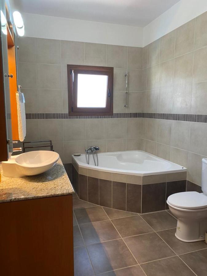 Episkopi Villa, Luxury 4 Bedroom With Pool - Limassol Zewnętrze zdjęcie